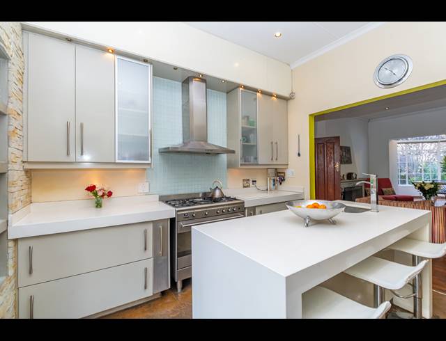 3 BEDROOM FREEHOLD FOR SALE IN NORTHCLIFF